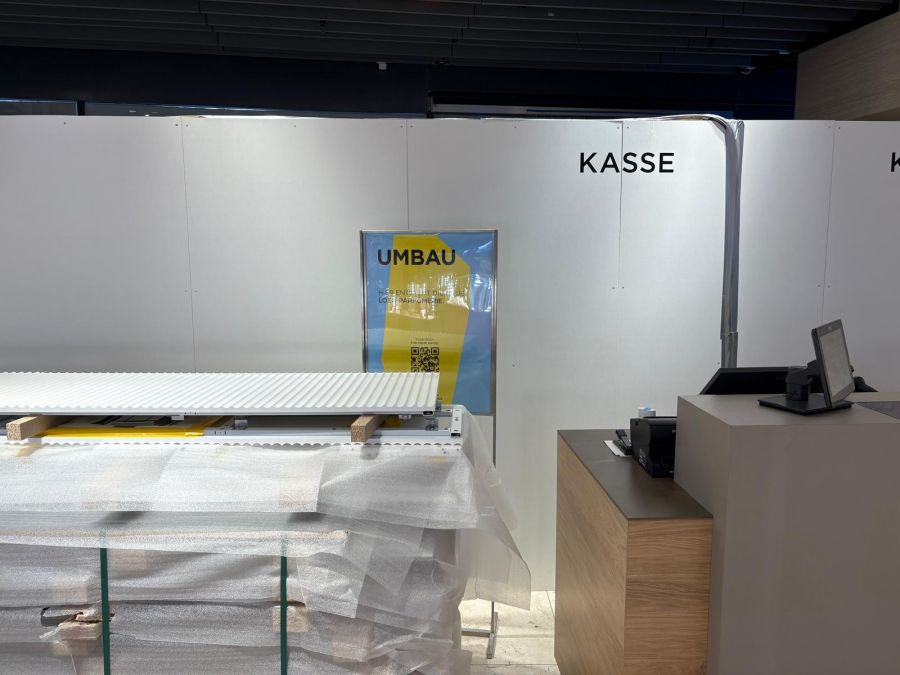 Der Grund: der Umbau der Beauty-Abteilung im Erdgeschoss.