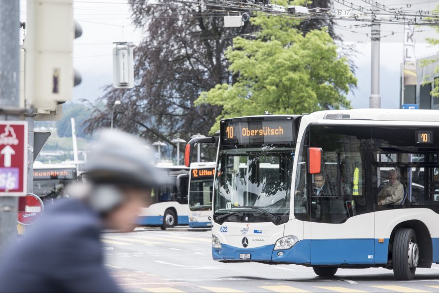 Ob Bus, Tram oder Zug: All das wird ab Dezember 2026 teurer.