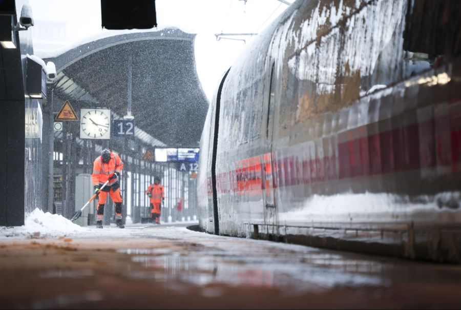 Eine Umfrage zeigt: Fast ein Drittel der Bahn-Mitarbeiter denkt ans Kündigen.