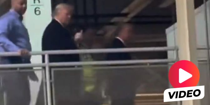 Donald Trump Mittelfinger Ford-Mitarbeiter