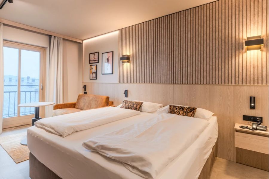 Die Hotelzimmer bezaubern mit ihren Naturfarben und ihrem schönen Design.