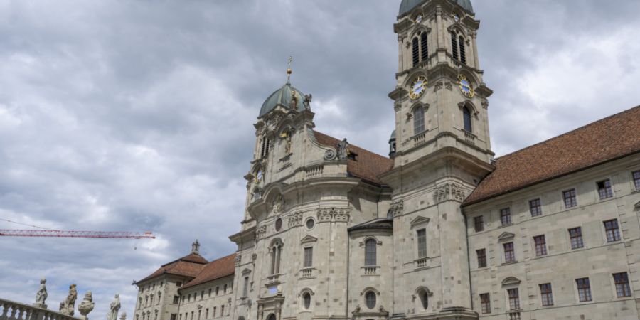 Während Jahrhunderten lebten die Menschen in Einsielden im Schatten des Klosters, wie die neue Ausstellung im Museum Fram zeigt. (Archivaufnahme)