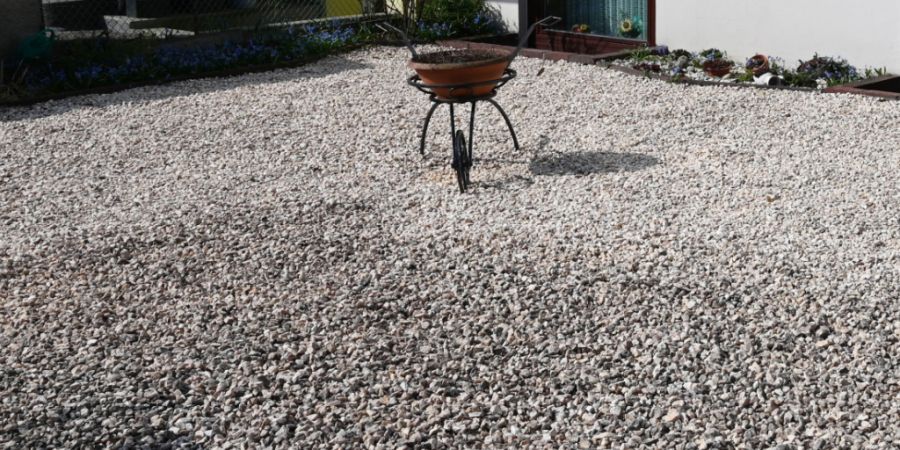 So nicht: Im Kanton Zürich sollen wertvolle biologische Flächen statt Schottergärten entstehen. Erste Erfolge zeichnen sich ab. (Symbolbild)