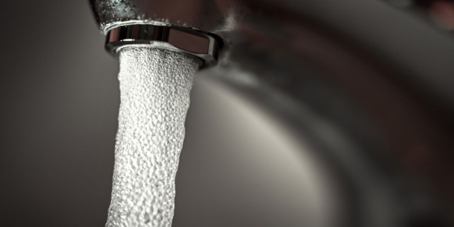 In den USA wird Fluorid dem Trinkwasser zugesetzt. Einer neuen Studie zufolge hat dies keine negativen Auswirkungen auf Neugeborene. (Symbolbild)