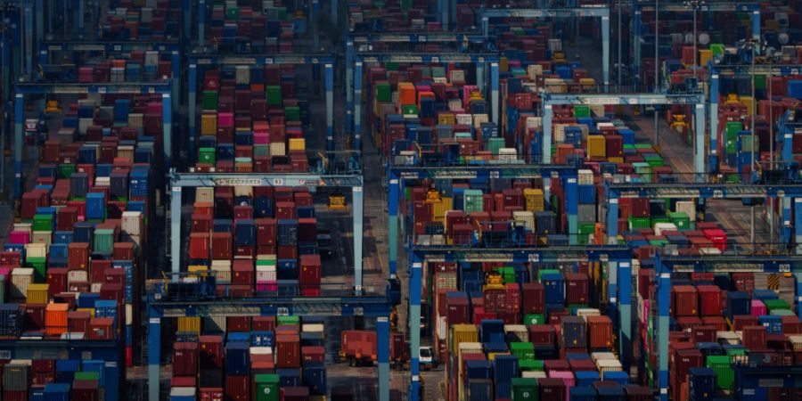 Im Inland sinken die Emissionen zwar langsam. Berücksichtigt man den Import, fällt die Umweltbilanz laut WWF und Greenpeace aber deutlich schlechter aus. (Symbolbild)