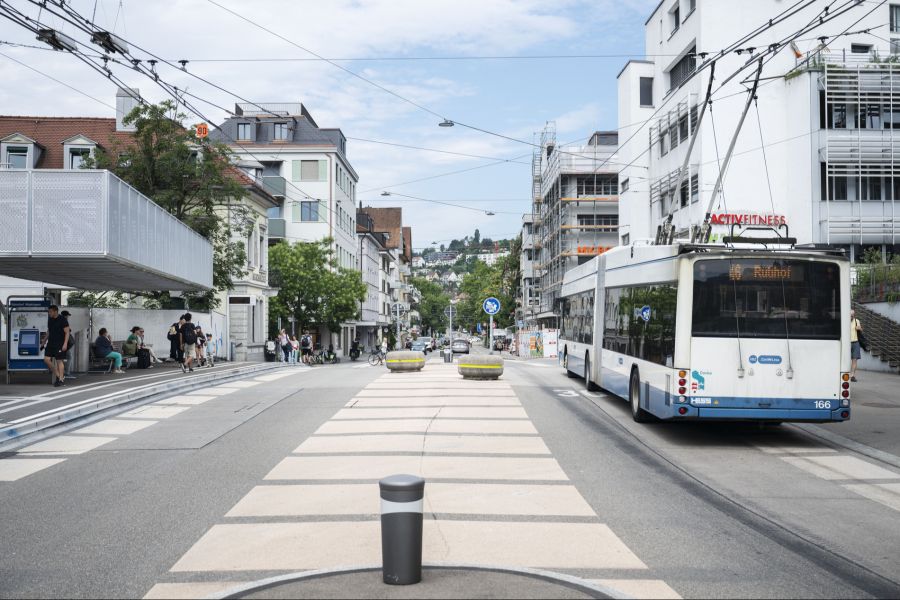 Nur: Die «Hess»-Busse sind den VBZ offenbar zu unzuverlässig. Man will sich nach anderen Lieferanten umsehen.