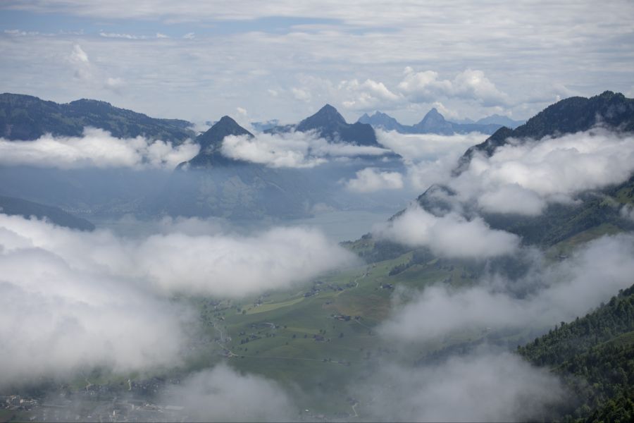 Im Tagesverlauf vom Samstag entwickeln sich dann aber auch über den Bergen vermehrt Quellwolken. (Symbolbild)