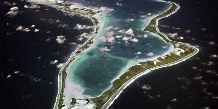 HANDOUT - Dieses von der U.S. Navy veröffentlichte Bild zeigt eine Luftaufnahme von Diego Garcia, einem Atoll des Chagos-Archipels. Foto: Uncredited/US Navy via AP/dpa - ACHTUNG: Nur z...