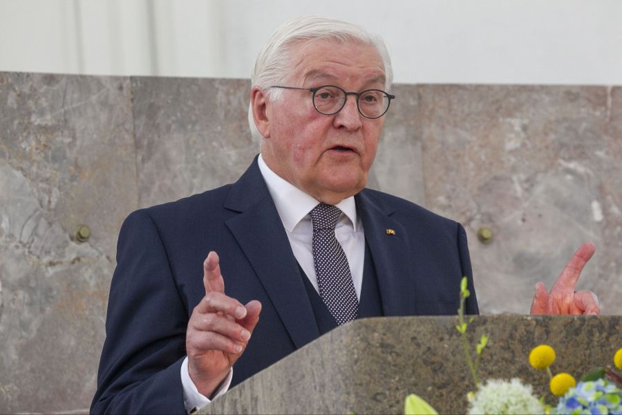 Der deutsche Bundespräsident Frank-Walter Steinmeier (SPD) kommt nach Riehen.