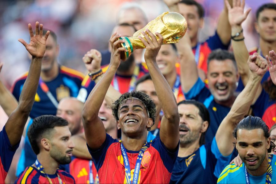 Er begründet es mit dem La Liga- und dem Weltmeistertitel.