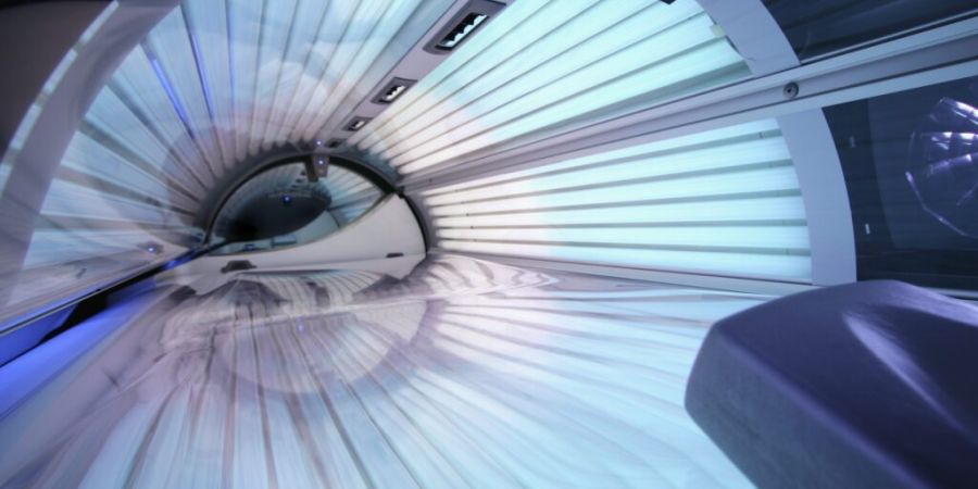 In Solarien darf die UV-Strahlung ein gesetzliches Höchstmass nicht überschreiben. (Symbolbild)