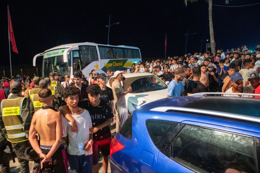1342 unbegleitete Minderjährige wurden in Ceuta registriert, wohl Hunderte sind untergetaucht.