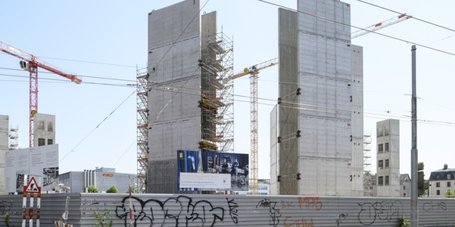 Das südliche Bahnhofgelände in Biel verändert sich derzeit stark. In den nächsten Jahren soll auch Wohnraum für Studierende entstehen. (Archivbild)