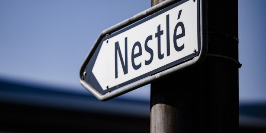 Rund 40 Beamte der Betrugsbekämpfungsbehörde durchsuchten am Dienstag Nestlé-Standorte in Frankreich. (Archivbild)