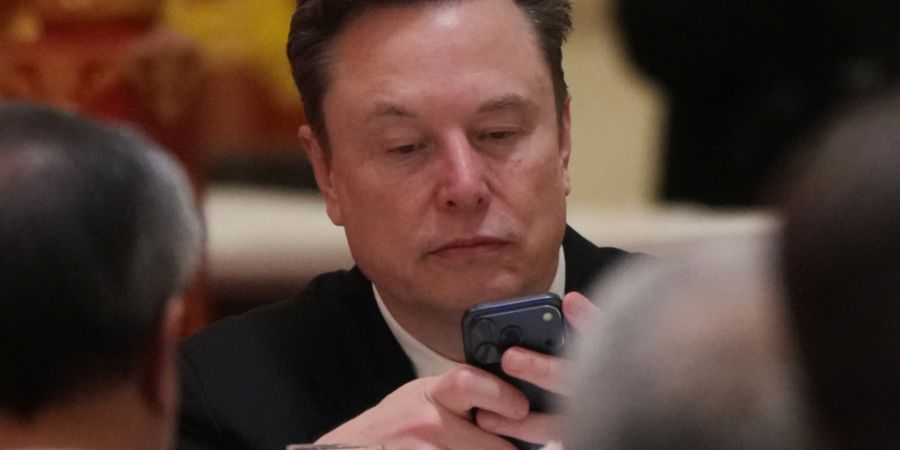 Elon Musks Weltraumfirma SpaceX plant Medienberichten zufolge einen Mega-Börsengang. Doch die vom Tech-Milliardär kontrollierte Firma macht nicht besonders viel Umsatz - und steckt ti...