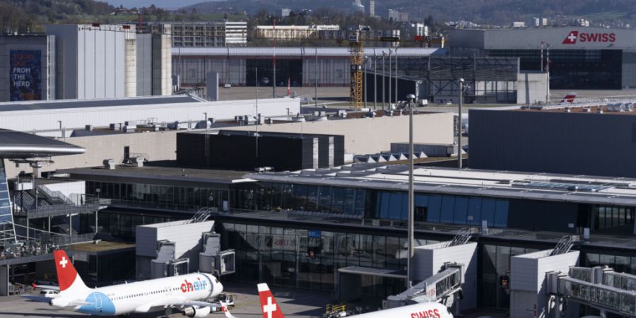 Über 25'000 Starts und Landungen: Am Flughafen Zürich gab es im August viel Verkehr. (Archivbild)