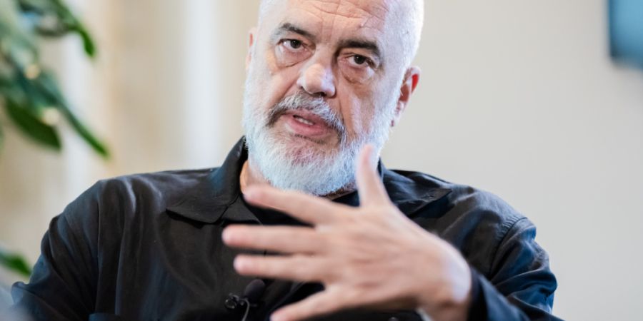 «Wir müssen einen Weg finden, aus Europa eine einige Familie zu machen», sagte der albanische Ministerpräsident, Edi Rama, der Deutschen Presse-Agentur.
