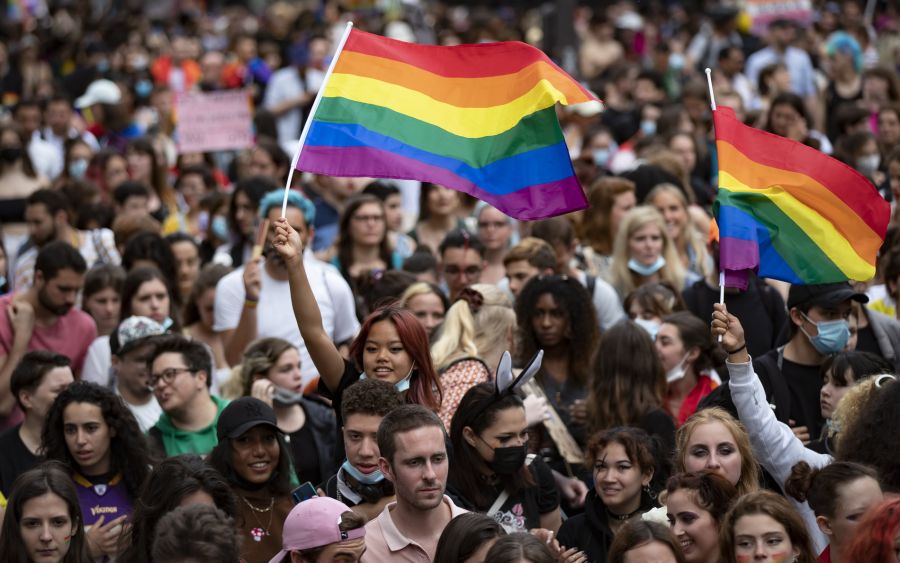 Im vergangenen Jahr nahmen 500'000 Menschen an der Pariser Pride teil.