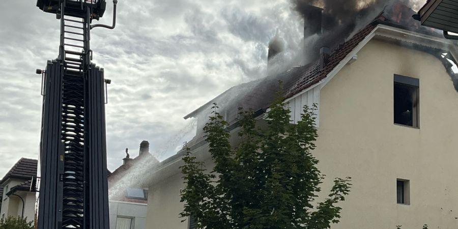 Die Liegenschaft ist nach dem Brand vorerst nicht mehr bewohnbar.