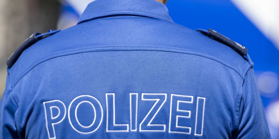 Die Luzerner Polizei stand am Donnerstag nach einem Unfall im Einsatz, bei dem zwei Rennvelofahrer verletzt wurden. (Symbolbild)