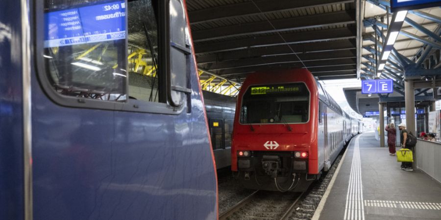 Regionalzüge und regional verkehrende Busse sind gemäss der jüngsten Erhebung des Bundes pünktlicher und sauberer geworden. (Themenbild)