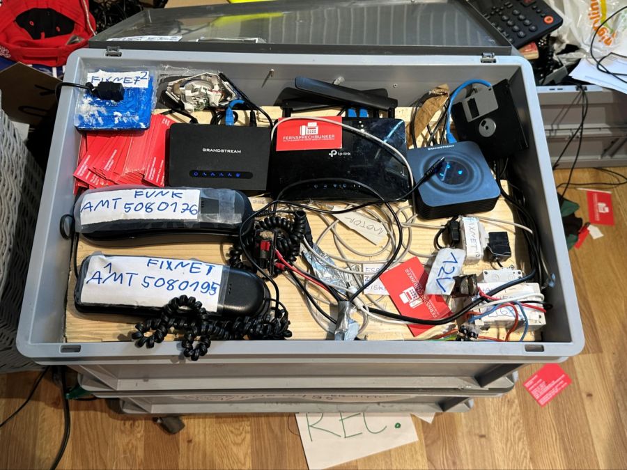 Das technische «Gehirn» hinter "Radio Mikrowälle 531". Bild: Joel Dreier