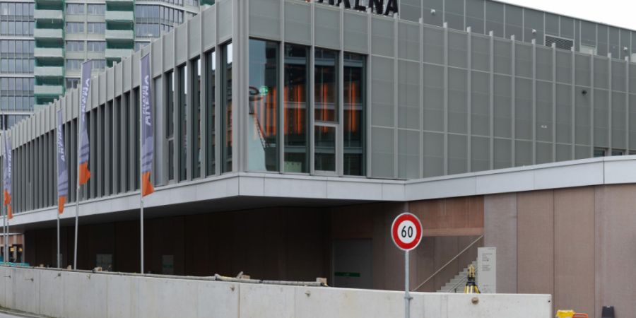 Auf dem Dach der Pilatus Arena ist am Mittwochvormittag ein Brand ausgebrochen. (Archivaufnahme)