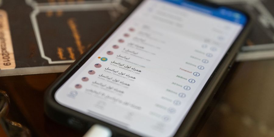 ARCHIV - Ein iranischer VPN-Dienst erscheint auf einem Handy-Bildschirm. Foto: -/dpa