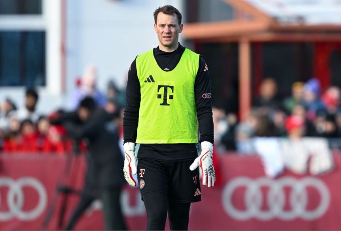 Manuel Neuer könnte Urbig einiges lehren. Manuel Neuer