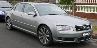 Audi A8 (2002–2005)