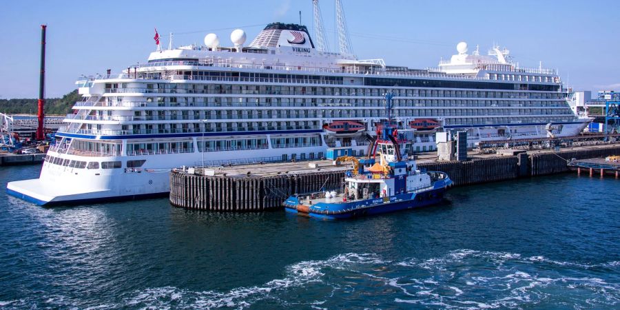 Die «Viking Star» - hier im Hafen von Rügen - macht einen Bogen um die erdbebengeplagte Insel Santorini. (Archivfoto)