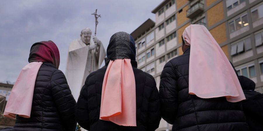 Vatikan - Beten für den Papst