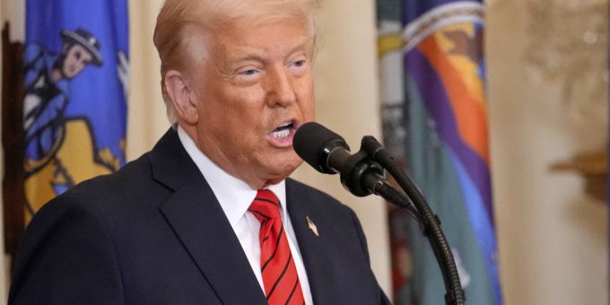 Nicht nur Illegale - Trump schafft sogar Ärztin und Doktoranden aus