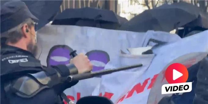Zürich - Zusammenstösse mit Polizei – feministische Demo eskaliert
