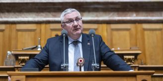 «Abzocke pur» - SVP-Glarner wegen illegaler Blitzer-Warnung gebüsst «Abzocke pur» - SVP-Glarner wegen illegaler Blitzer-Warnung gebüsst