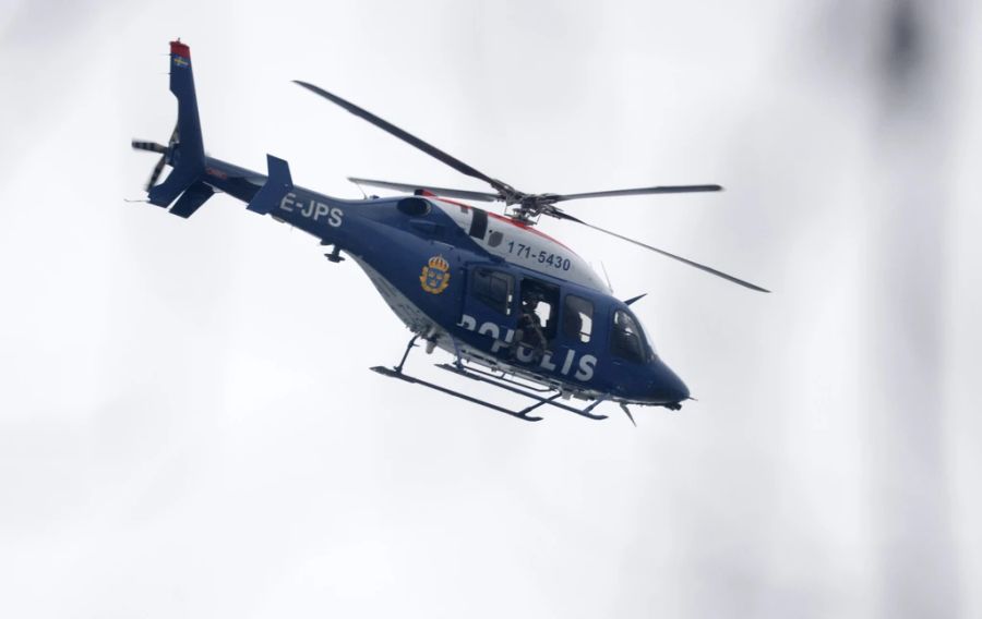 Auch Helikopter der schwedischen Polizei waren im Einsatz.