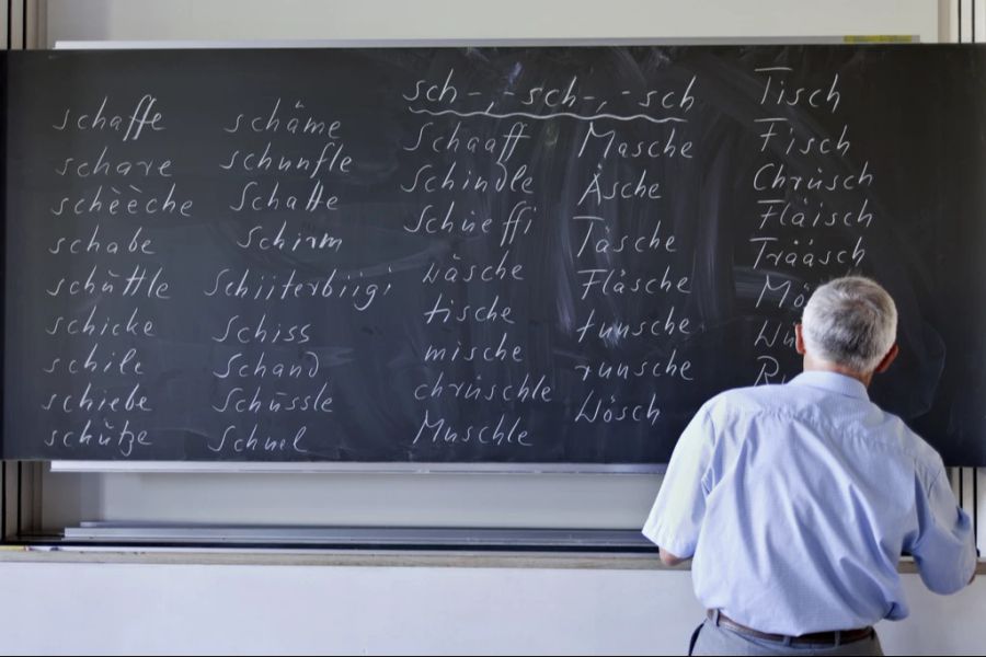 Viele Deutsche tun sich an der Aussprache von Schweizerdeutsch schwer. (Archivbild)