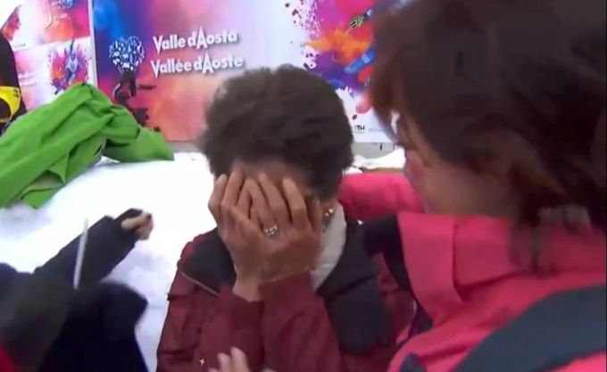 Maria Rosa Quario weint beim Sieg ihrer Tochter Freudentränen. Maria Rosa Quario