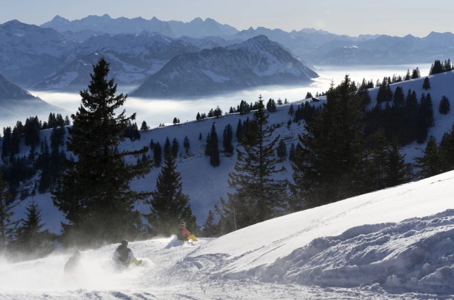 Der Hochnebel hat eine Obergrenze von rund 1000 Meter.