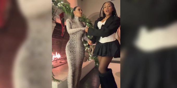 Kim Kardashian und Tochter North. Der Weihnachts-Look der Elfjährigen sorgt für Wirbel. Kim Kardashian North