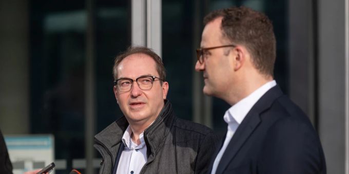 Neue Umfrage - Steigende AfD-Werte überschatten Koalitionsverhandlungen