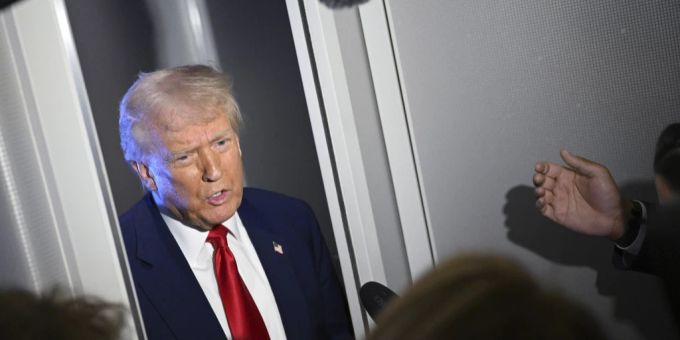 Donald Trump sorgt mit seinen Entlassungen für Stirnrunzeln. donald trump