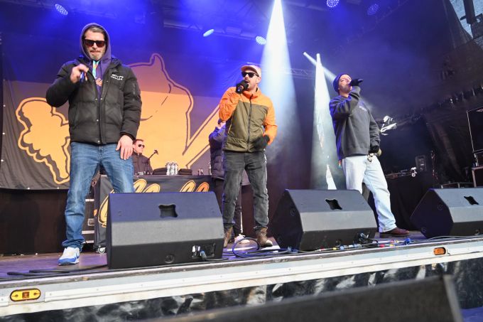 Chlyklass, die legendäre Berner Mundart-Rap-Combo. Touch the Mountains