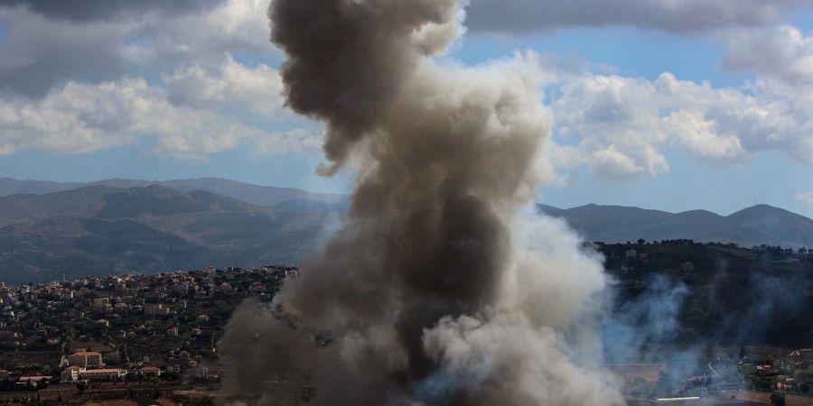 Israel will einen Rückzug der Hisbollah von der Grenze erreichen und die Rückkehr seiner Bürger in ihre Wohngebiete ermöglichen.