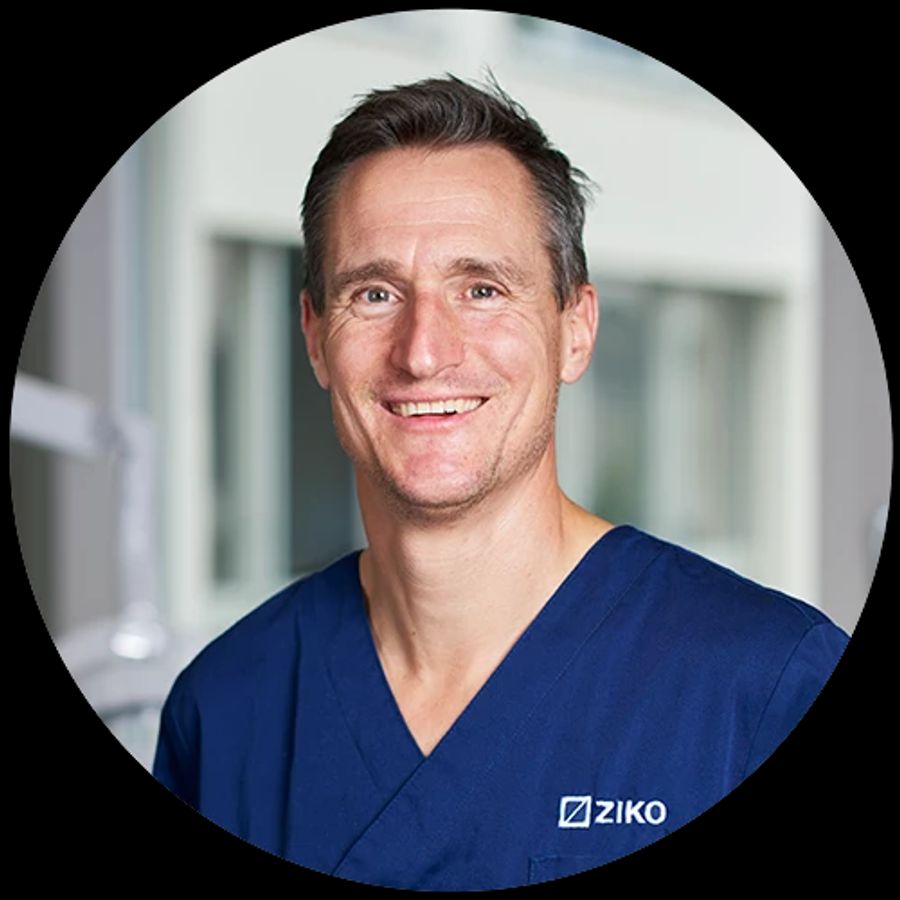 Jörg Tschan ist Spezialist für Oralchirurgie bei der Berner Praxis ZIKO.