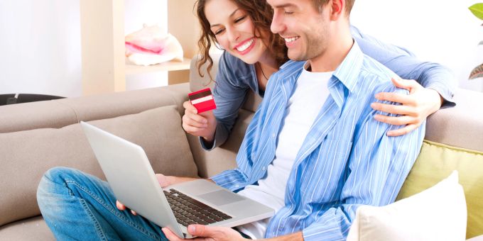 Wer gerne online einkauft, muss auf seine Sicherheit achten. Shopping