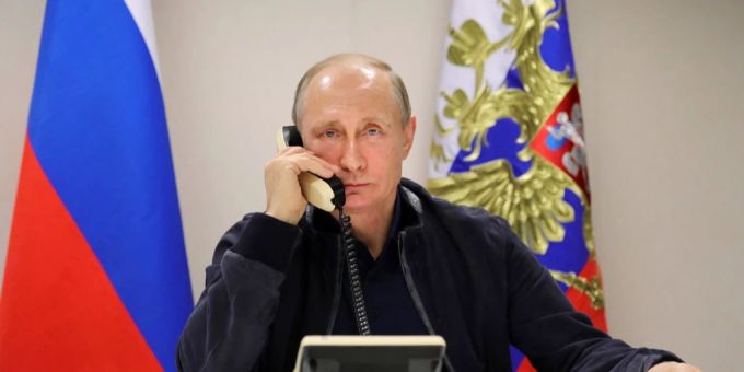 Wladimir Putin wirft der Ukraine fehlende Verhandlungsbereitschaft vor. Wladimir Putin