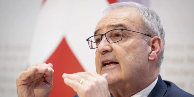 Bundesrat Guy Parmelin hat sich zur Stahlkrise in der Schweiz geäussert. guy parmelin