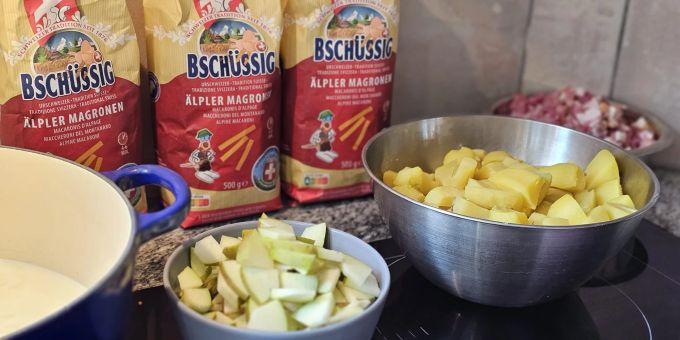 Die Älpler Magronen von Bschüssig eignen sich perfekt zur Zubereitung des Kulinarik-Klassikers. Älpler Magronen