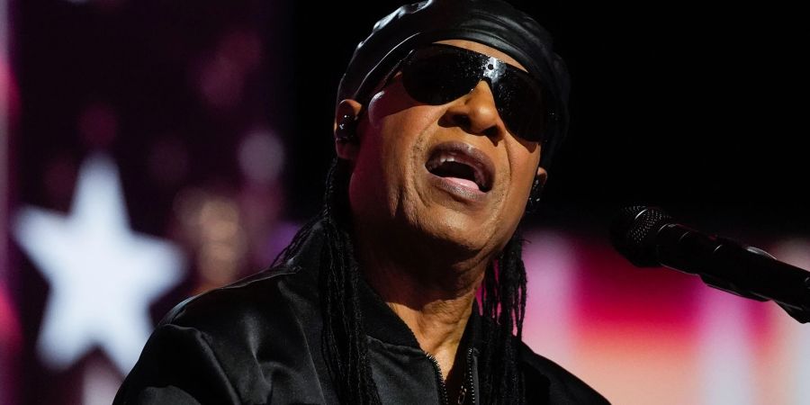 Stevie Wonder geht noch vor den US-Präsidentschaftswahlen auf Tour. (Archivbild)